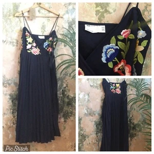 WOMENS DRESS BLUE BLACK WRAP EMBROIDERED PLEATED SKIRT WORN ON FILM INC UK PP - Picture 1 of 5