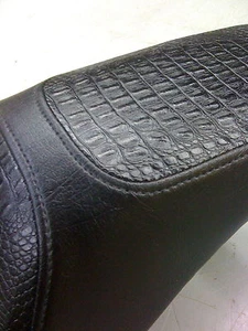 Funda de asiento Harley Softail Badlander Gator - Imagen 1 de 6