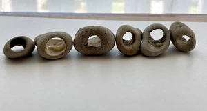 6 natürliche Holey Beach 1/4" Loch lange Röhre Felsen Hag Steine Adder Fee Mystik #R - Bild 1 von 14