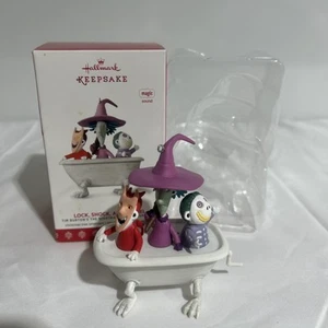 Hallmark Keepsake 2017 Nightmare Before Christmas Lock Shock Barrel Ornamento - Foto 1 di 9