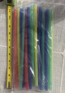 Tupperware Cannucce Fischietto 20pz - Extra Lunghe 11" - Punta Flessibile Riutilizzabile Multicolore - Foto 1 di 1