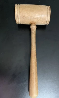 MADERA MACIZA Primitiva Resistente Grande 12" Madera Redonda Mazo Herramienta Granja Foto 1 de 4