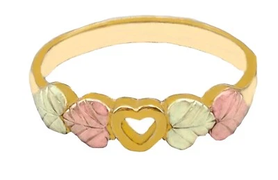 Anel feminino Black Hills ouro 10k folhas de coração tamanho 7 - Imagem 1 de 4