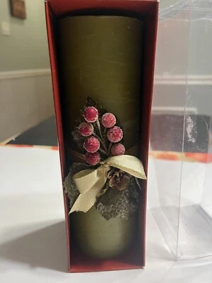 NIB Lord & Taylor Green Glittery Holly Berries Gold Bow 9” Candle - image 1 of 4