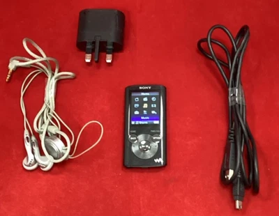 Sony NWZ-E384 Walkman - Black 8GB MP3/Video Player & FM Radio + New Earphone.PWO - Image 1 of 4