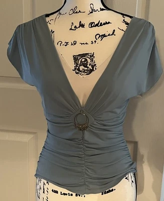 Colgante de plata mediano con tapa azul azulado acanalado Iz Byer California años 90 Y2K para mujer  Foto 1 de 4