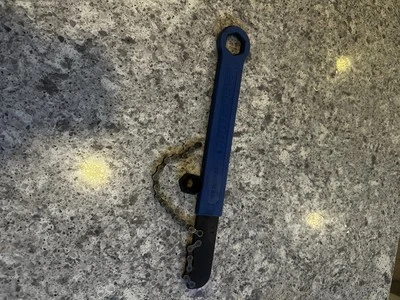 Park Tool SR-1 Bicycle Sprocket Remover Chain Whip Wrench With Fr-5 - Image 1 of 4