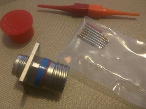 AMPHENOL AEROSPACE D38999/20FB5SN CIRCULAR CONNECTOR  - Picture 1 of 2