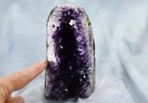 POLIERTER RAND Amethyst Geode Kathedrale Uruguay flach freistehend 148 mm 5,9" 205e - Bild 1 von 24