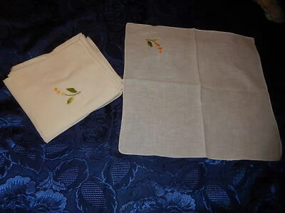 8 SERVIETTES  ANCIENNES EN LIN  34 X 34 BRODERIE FLEURS COULEUR - Photo 1/4