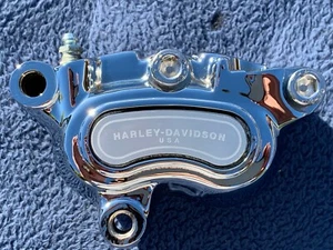 Pinza delantera cromada Harley 08-17 Softail Breakout 44395-08 programa de intercambio - Imagen 1 de 8