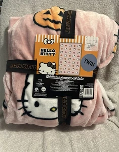 Hello Kitty Fall Halloween Pumpkin Bows 60 x 90" PINK TWIN Throw Blanket NWT - Picture 1 of 3