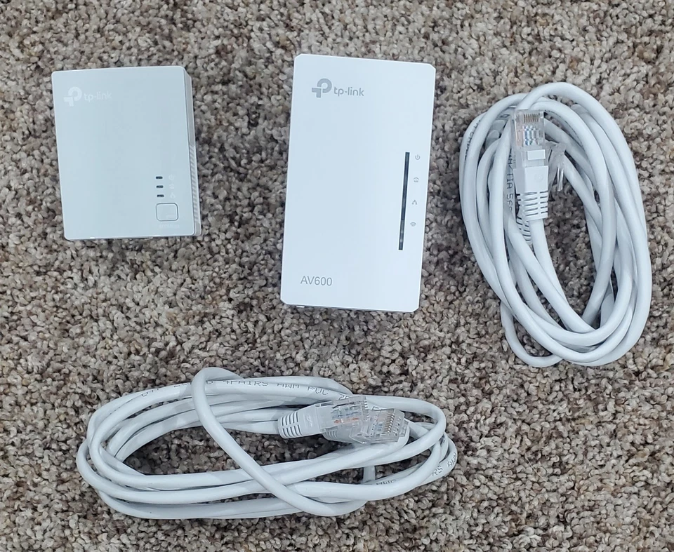 TP-Link TL‑WPA4220KIT AV600 Powerline WiFi Extender Starter Kit - Image 1 of 1