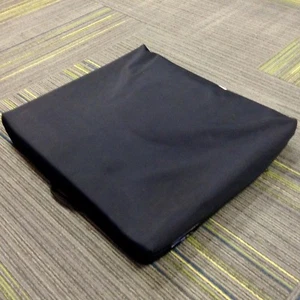 Cojín de asiento usado Invacare 1105678 Infinity LC 22""Wx19""D para sillas de ruedas - Imagen 1 de 7