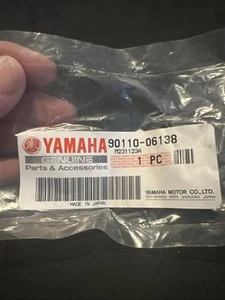 PERNO YAMAHA, CABEZA HEXAGONAL (1VJ) 90110-06138-00 OEM NUEVO A52 - Imagen 1 de 2