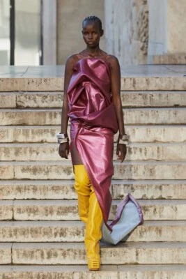 Top Bustier Rick Owens Edfu Pasarela Hun Rosa Burbuja Esculpido Foto 1 de 4