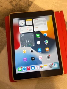 Apple iPad 5th Gen. 32GB, Wi-Fi, Cellular AT&T 9.5 in Black - Picture 1 of 7