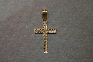 14K Massiv Gelbgold 1 Zoll Diamantgeschliffen Kleines Kruzifix Kreuz Charm Anhänger. - Bild 1 von 8
