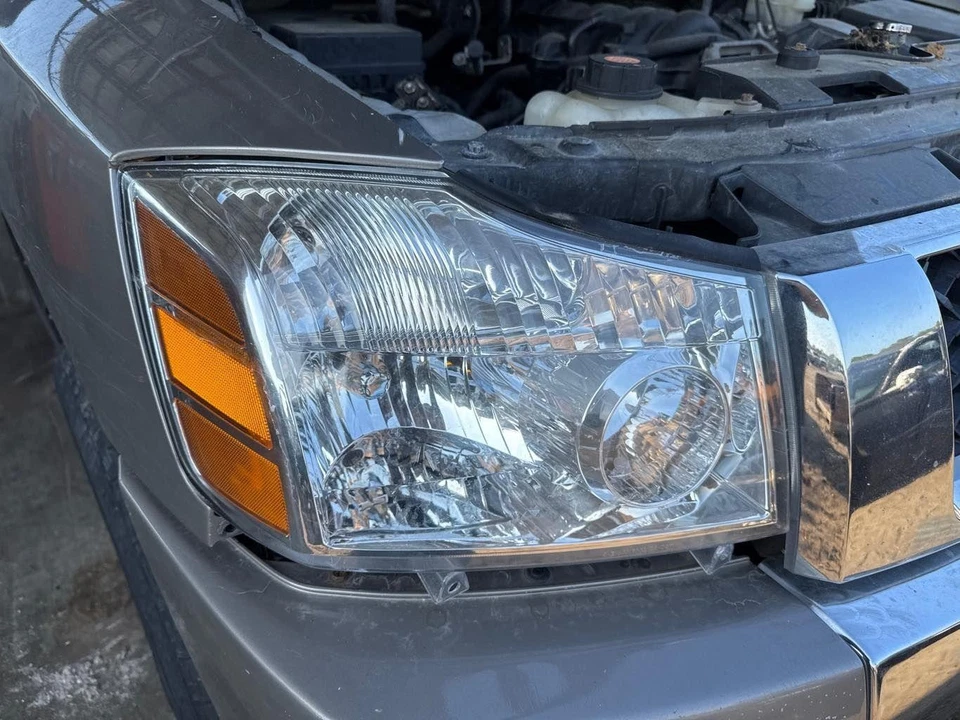 Conjunto de faros derecho NISSAN TITAN 08 09 10 11 12 13 14 15 Foto 1 de 1