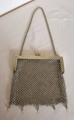 Cartera de malla de cota de malla de plata victoriana alemana de abuela con relieve y sello Foto 1 de 4