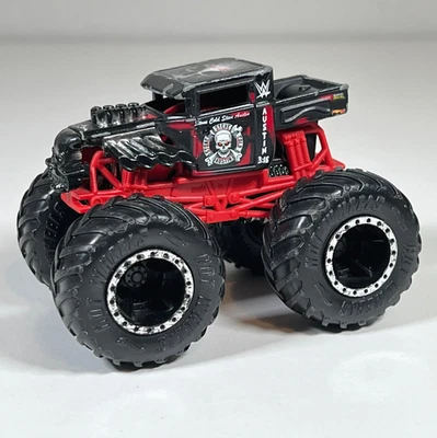 风火轮 Monster Trucks WWE Stone Cold Steve Austin 1: 64 卡车 2/10 - 损坏 — 第 1/4 张图片