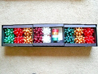 Kit de envoltura de Navidad con papel de envolver, lazos, cinta y etiqueta Foto 1 de 4