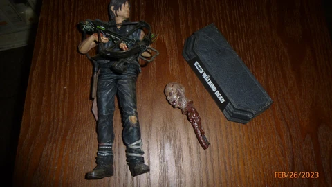 AMC McFarlane Walking Dead 7" Daryl Dixon Figure Complete Color Tops Cover