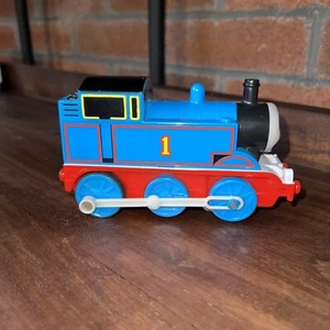 2005 Gullane Thomas Limited SpinMaster LTD Thomas the Train #1 Motorized TrainT6 - Picture 1 of 5