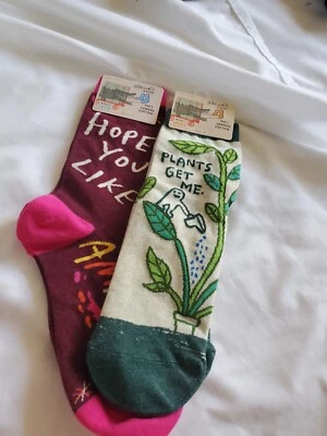 Calcetines Algodón Q Azul-NUEVOS CON ETIQUETAS-1 Tobillo 1 Crew-Ambos Mujer Talla 5-10-Diversión/Plantas 2 Pares Foto 1 de 4