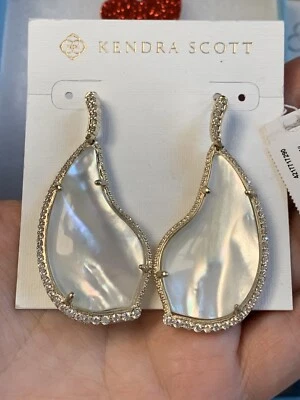 Kendra Scott earrings Tinley In Ivory Pearl / Gold Good Gift 🎁 NEW$120 - Image 1 of 4
