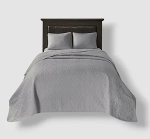 Madison Park Gray Quebec Reversible Quilted 3-Piece King Size Bedspread Set - Picture 1 of 5
