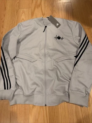 Chaqueta Adidas Sportswear Safin Track x James Bond 007 Gris GN6884 Talla L Para hombres Nueva Con Etiquetas Foto 1 de 4