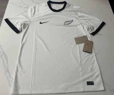 New Zealand All Whites Nike Men’s Football / Soccer Jersey (Medium) Retails $95 - Image 1 of 4