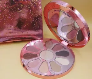 Paleta de sombras de ojos polvo Tarte Love, Trust & Fairy edición limitada 100% auténtica - Imagen 1 de 3