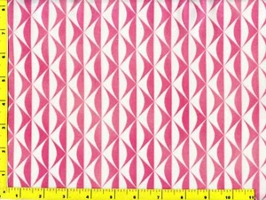 Himbeerhalbmond & Dreiecke cremeweiß Meterware CPARED05555 - Bild 1 von 1