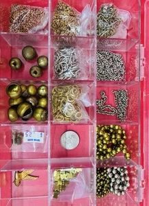 Vintage Schmuck Handwerk riesiges Set Messing Kugelscharniere & Kupferverschlüsse Kette ~ wie besehen - Bild 1 von 1