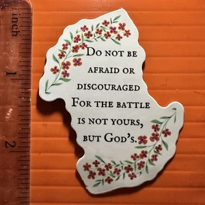 NO TENGAS MIEDO NI DESANIMES PORQUE LA BATALLA NO ES TUYA, SINO Pegatina de Dios - Imagen 1 de 1