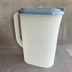 Tupperware Slimline Pitcher 2 QT 2009C-2 Clear with Blue Flip Lid 2011A-2 - Picture 1 of 8