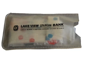 Gorro de lluvia de plástico LV LAKE VIEW TRUST & AHORROS BANCO Chicago, IL. AD vintage - Imagen 1 de 2