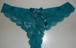 Nuevo con etiquetas Tanga La Senza 8 10 12 14 16 18 verde azulado encaje satinado lazo - Imagen 1 de 4