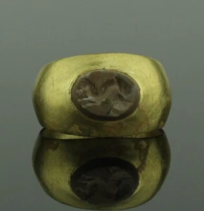 ALTER RÖMISCHER GOLD INTAGLIO RING MIT HIPPOCAMPUS - 2. Jahrhundert n. Chr. - Bild 1 von 5