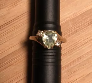 Vintage 10K Gold & Light Green Heart Gemstone Diamond Accents Kimberly Ring SZ 6 - Picture 1 of 11
