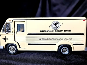 Unique Replicas 1961 DIVCO Model 70 International Delivery 1:34 Scale Inv. #3256 - Picture 1 of 4