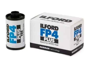 2 Rotoli - ILFORD FP4 Plus 125 36exp 135 35mm Pellicola Negativa Bianco e Nero Harman - Foto 1 di 4