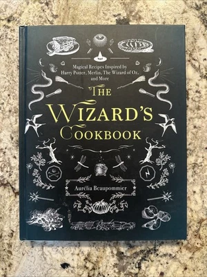 New Wizard's Cookbook Magical Recipes Harry Potter Wizard of Oz Deluxe Hardcover Foto 1 de 2
