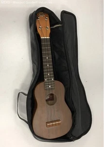 Rogue RU12 Soprano Ukulele with Case - Picture 1 of 6