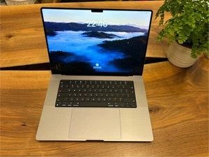 MacBook Pro 16” - M1 2021 10/Core - 16GB RAM - 512GB SSD - GREY - 0 scratches - Afbeelding 1 van 16