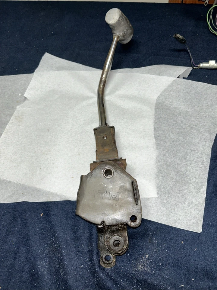 OEM GM Camaro ITM 4 Speed Shifter with Handle - Image 1 of 4