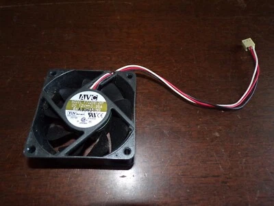 Ventilateur F7025B12MY AVC DC12V 0.35A 70x70x25mm - Photo 1/4