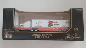 1993 Racing Champions Alan Kulwicki Hooters 1/87 Transporter in Case Vintage - Picture 1 of 6